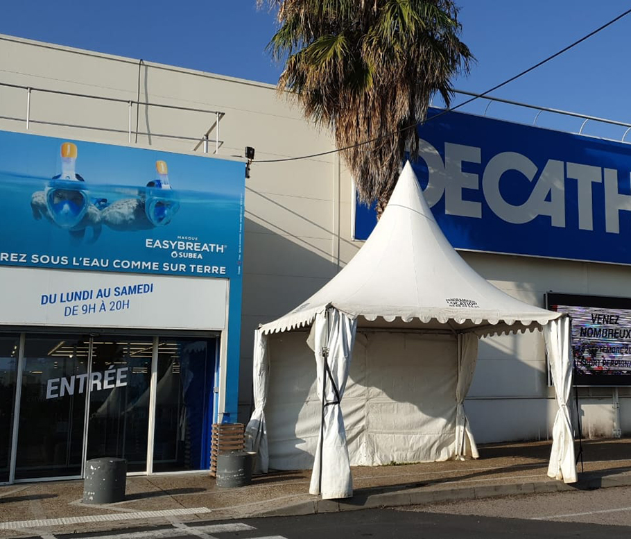 Location de tente en région Occitanie pour magasin, lors de promotions