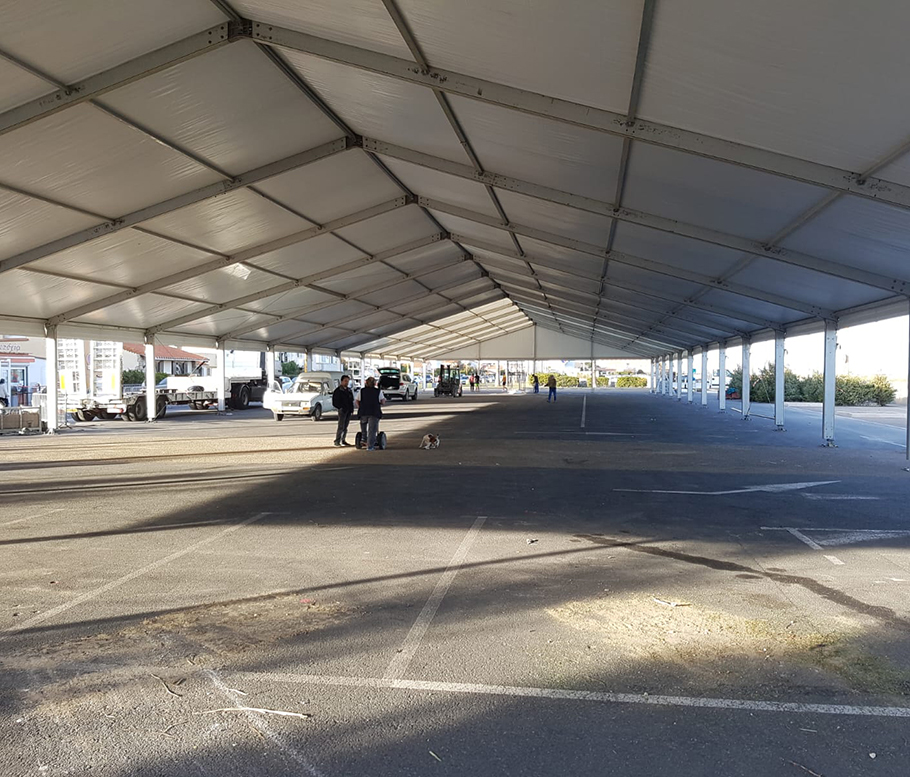 Location de chapiteaux en région Occitanie, pour l’agrandissement d’une surface de stockage