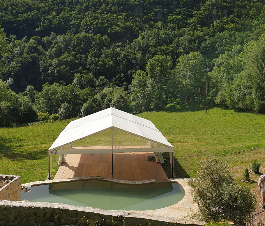 Location d’un parquet et d’un chapiteau / tente dans l’Aude - Panoramique Location